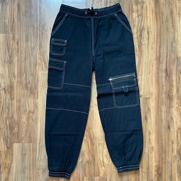 Hot Topic Black Cargo Pants with Stitch Detail - Picture 1 of 7
